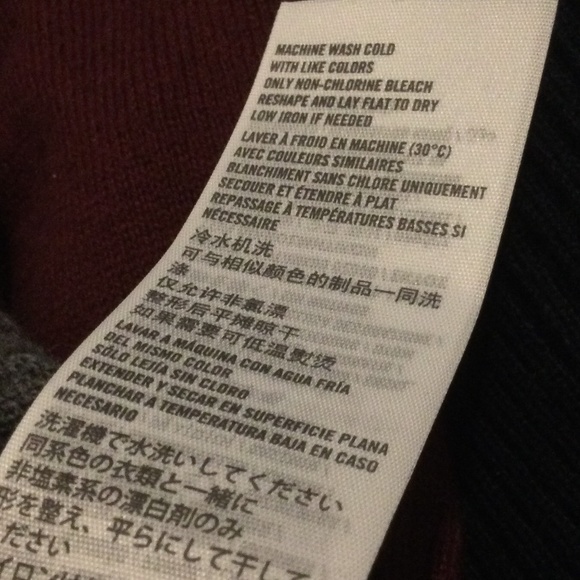 Men’s LARGE Abercrombie & Fitch V-Neck Sweater - Picture 6 of 6